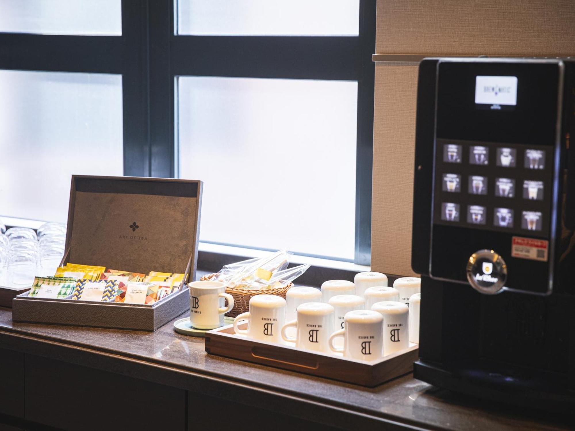 The Basics Fukuoka Hotel Fukuoka  Bagian luar foto