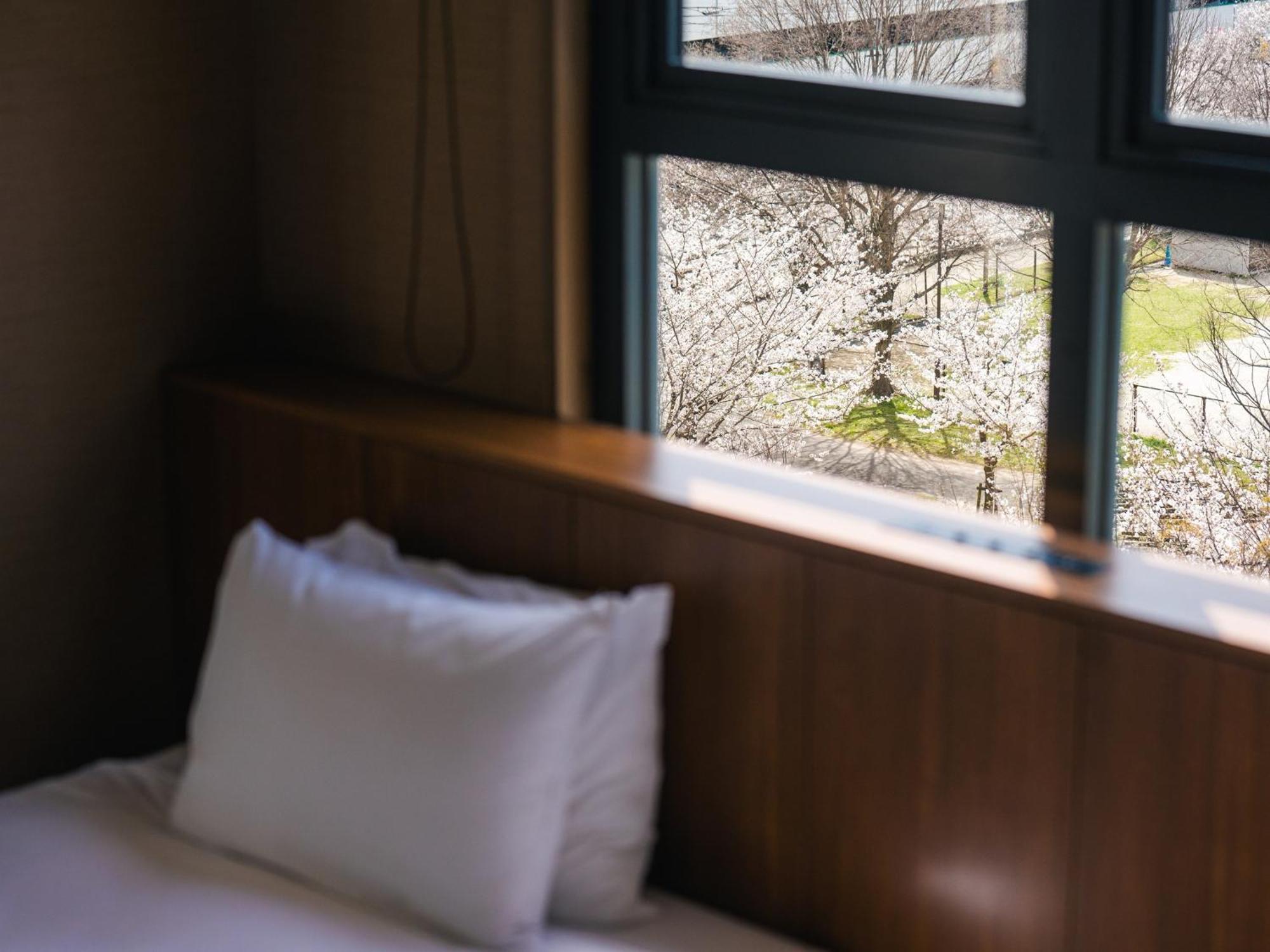 The Basics Fukuoka Hotel Fukuoka  Bagian luar foto