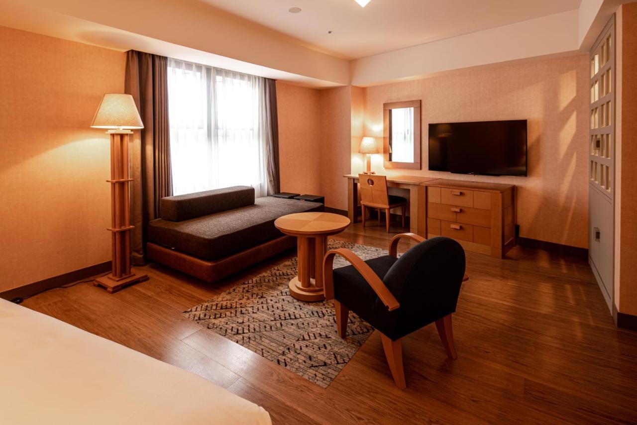 The Basics Fukuoka Hotel Fukuoka  Bagian luar foto